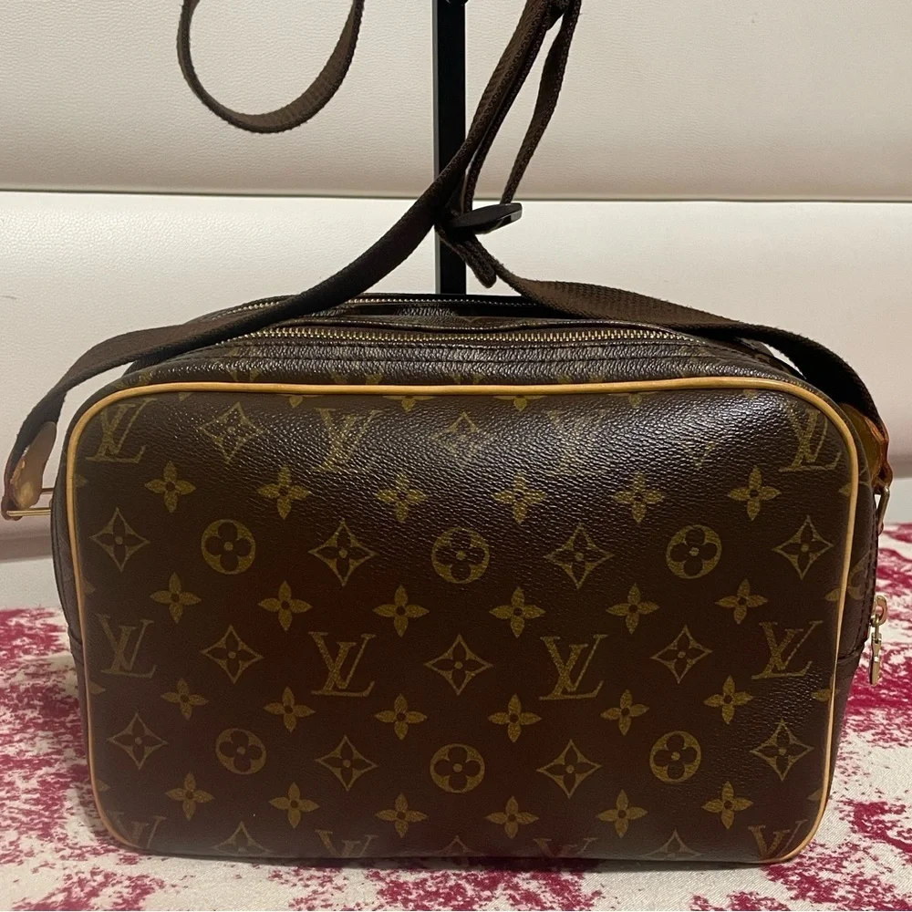 Louis Vuitton Monogram Reporter Bag